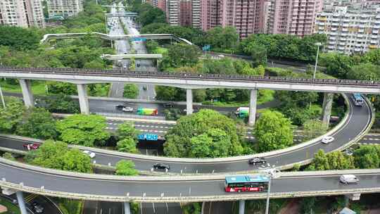 深圳城市道路建设绿树绿色地铁航拍