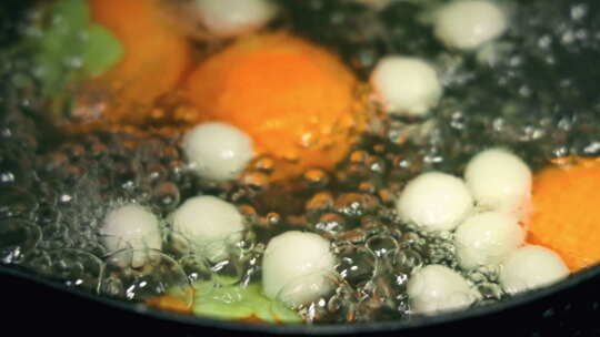 中国特色元宵节煮柿柿如意汤圆视频素材模板下载