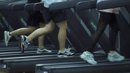 跑步机健身房跑步健身有氧运动视频素材模板下载
