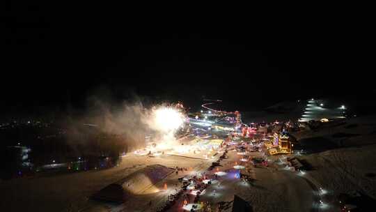 内蒙古蓝莓小镇雪夜灯光礼花