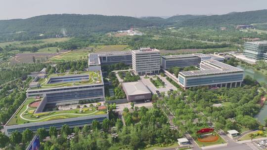武汉东湖新技术开发区税务局，大景环绕镜头