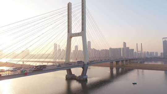 八一大桥城市风光俯瞰