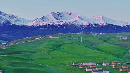 新疆 雪山 草原 牧场 治愈系风景