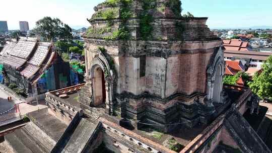 泰国清迈古城契迪龙寺航拍城市风光