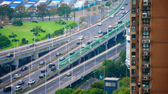 都市大桥高架桥车流