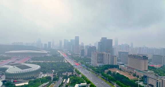 雨天高楼穿云航拍