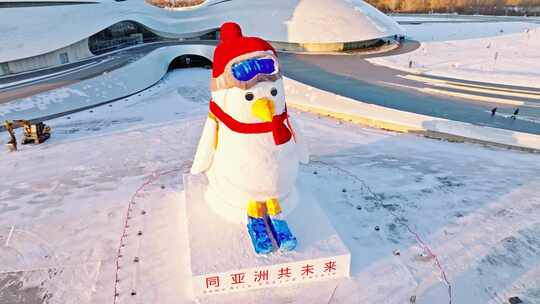 中国黑龙江哈尔滨大剧院企鹅大雪人航拍