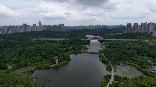 贵州贵阳百花湖自然风光和都市交通