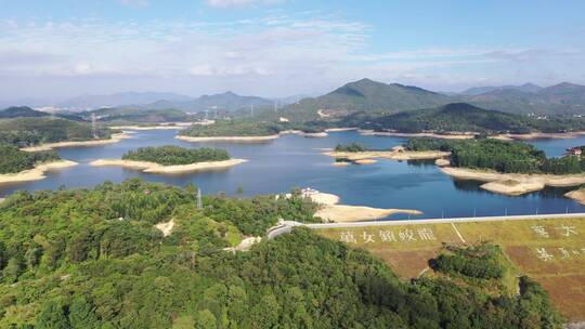 航拍水库湿地公园湖泊森林树林自然风景环境