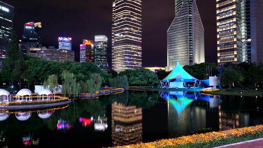 上海陆家嘴中央绿地公园夜景