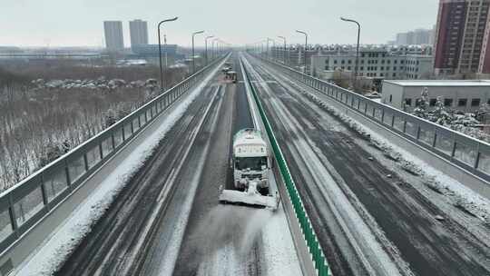 公路扫雪 扫雪车扫雪 扫雪车雪天扫雪