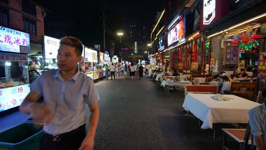 广西南宁中山路美食街夜市烧烤摊夜生活街景