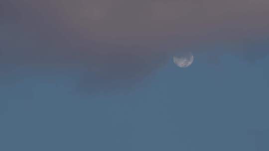 6K清晨天空彩云追月03
