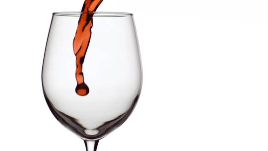 红酒倒入玻璃杯慢镜头