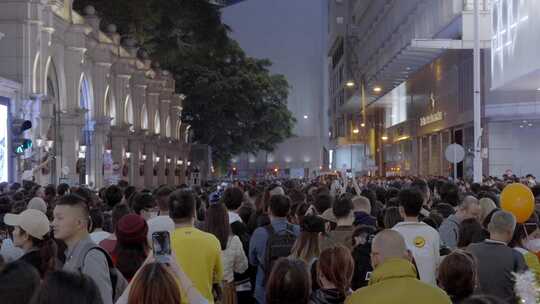 香港跨年夜人头蹿动街景