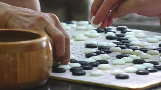 下黑白子围棋