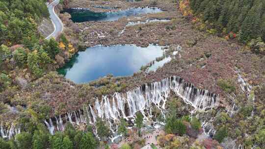 四川九寨沟彩林秋景和蓝色海子