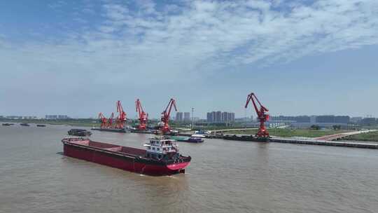 码头运输集装箱