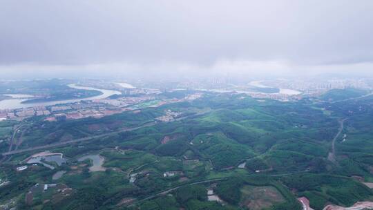 广西南宁丘陵连绵群山与邕江自然风光航拍视频素材模板下载