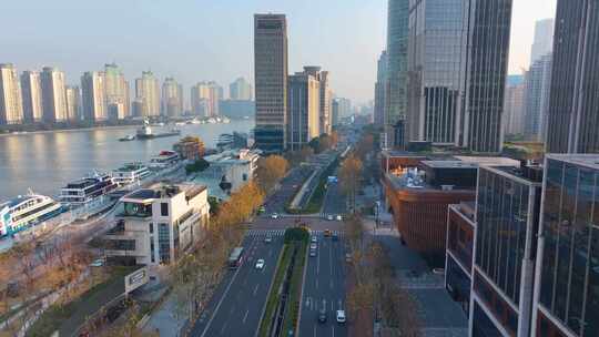 上海黄浦区外滩航拍中山东二路车辆交通风景