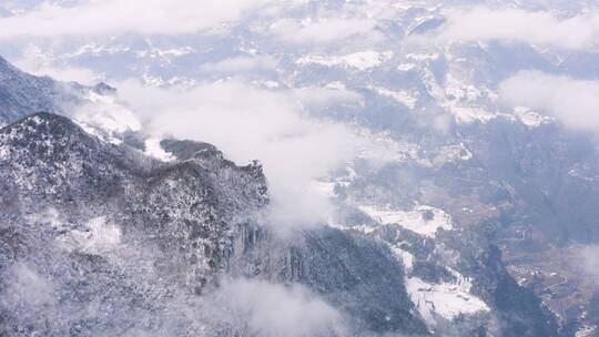 4k航拍恩施雪山雾凇峡谷风光