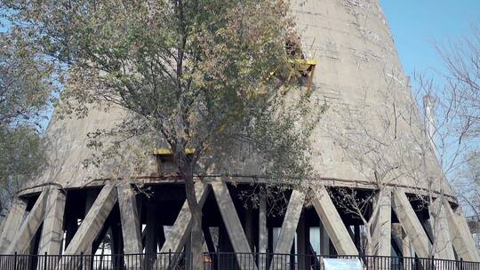 北京首钢遗址公园里的建筑视频素材模板下载