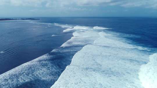 航拍大海海浪