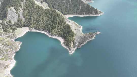 航拍新疆昌吉天山天池风景区湖光山色