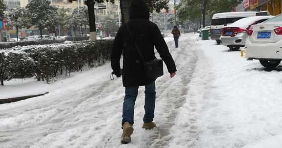 冬天下雪街道