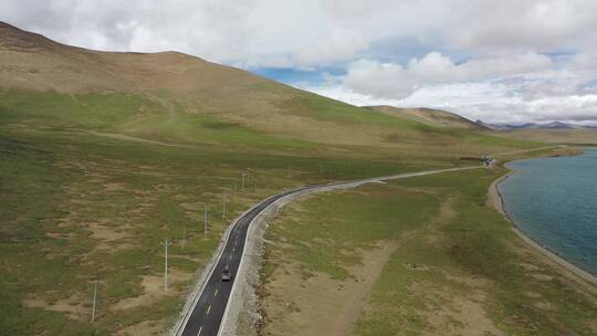 西藏洛扎县普莫雍错公路旅行自然风光