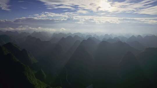 广西早晨大山晨光山川山峰光影山脉喀斯特