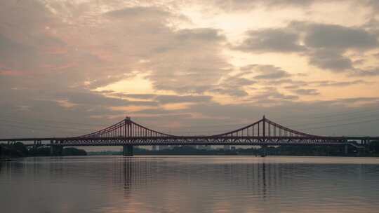 夕阳下的东莞东江大桥景观延时