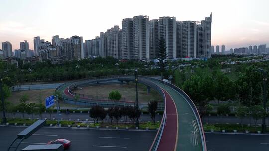 洛阳隋唐植物园游乐场晚霞唯美公园城市下班