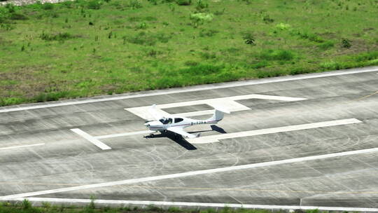 通用机场飞机起飞滑行跑道小飞机通用航空