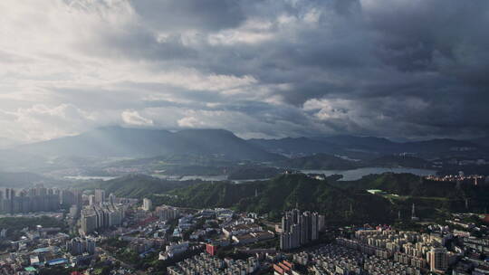 4k航拍深圳龙岗看梧桐山水库