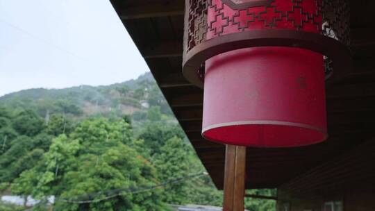 风光纪录开场山庄木屋特色建筑下雨天素材视频素材模板下载