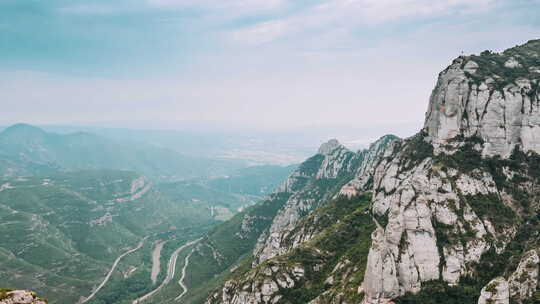 Timelapse巴塞罗那附近蒙特塞拉特山脉的Timelapse在加泰罗尼亚西班牙视频素材模板下载