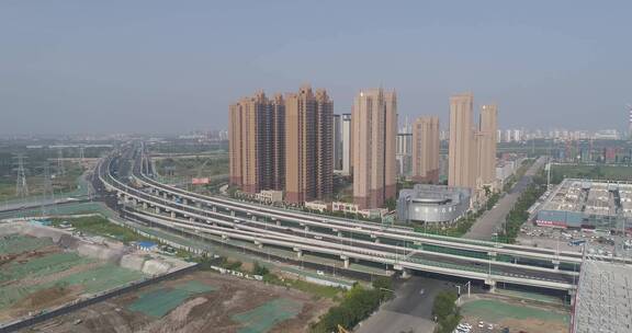 航拍城市建筑和公路