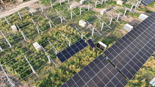 太阳能光伏组件建设工地航拍视频，中景环绕