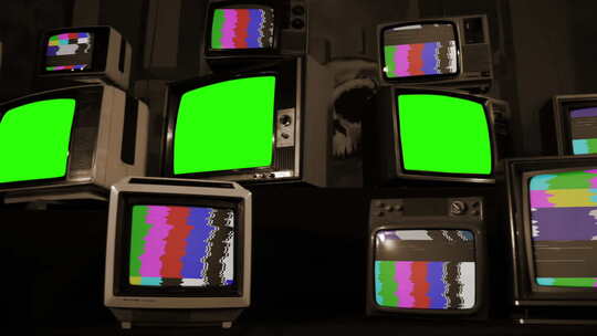 带彩条和绿屏的旧电视。棕褐色调。视频素材模板下载