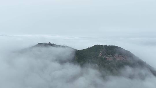 森林云海航拍山峰云雾缭绕雨后山林山脉风景