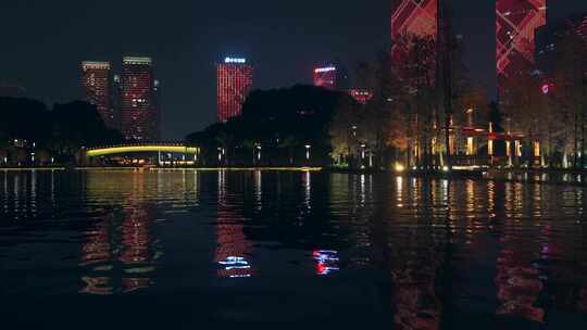 佛山千灯湖公园落羽杉红叶与城市高楼夜景