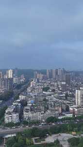 竖版航拍四川乐山城市建设乐山大景