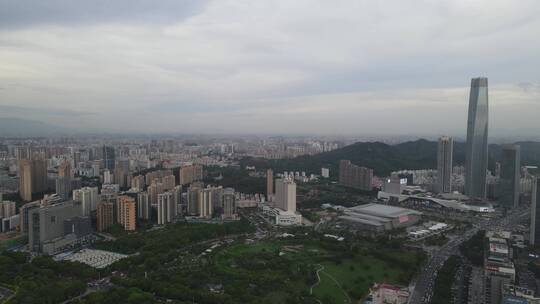 暴雨将至的城市