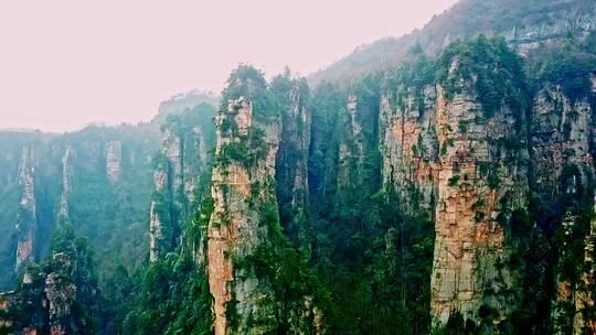 航拍张家界天子山秋天的风景