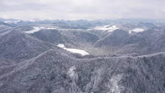 4k航拍恩施雪山雾凇峡谷风光