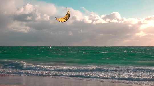 风筝冲浪海浪海洋海滩浪花海岸波浪沙滩日落