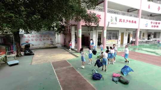 小学校园  学生嬉戏   打扫卫生