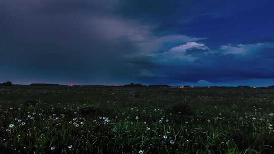 狂风暴雨天气电闪雷鸣乌云翻滚