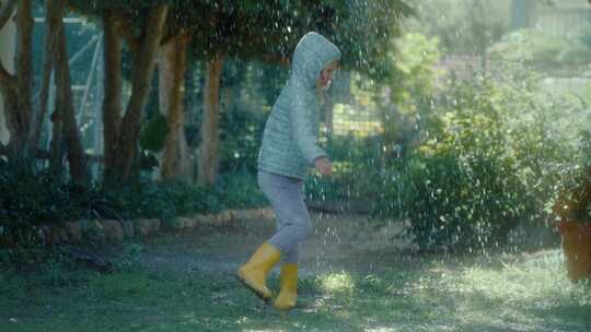 女孩，玩，雨，雨滴